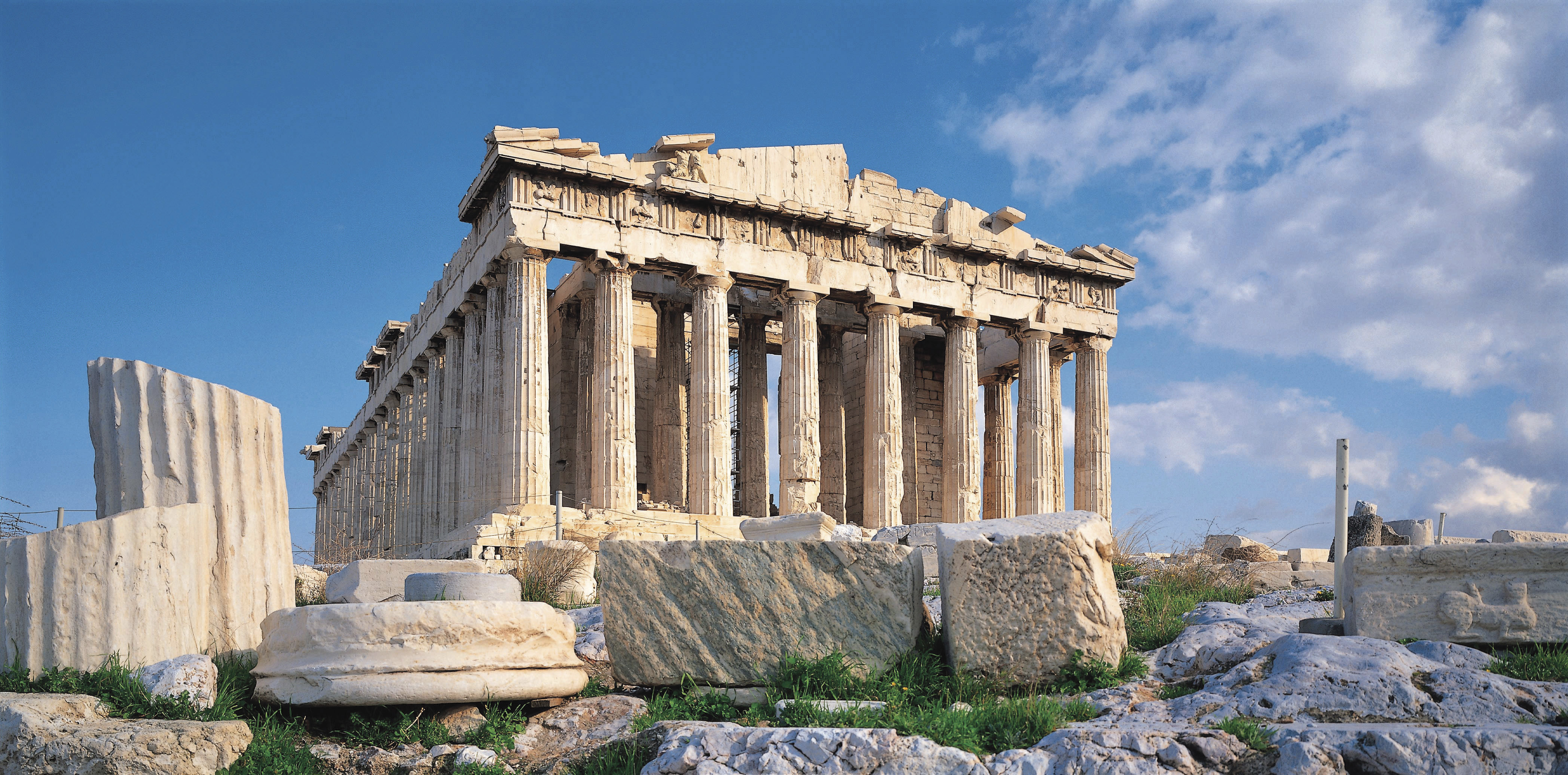 אתונה באוגוסט - כולל מזוודה וסיור!